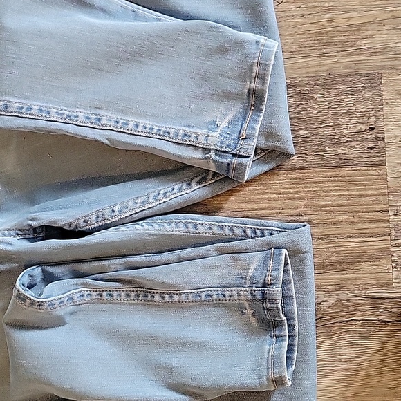 Levis Jeans - Picture 8 of 11